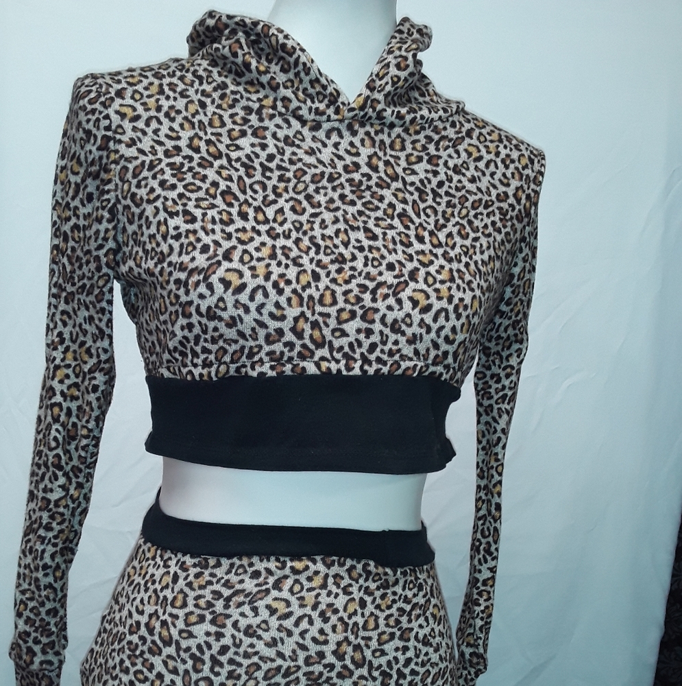 🆕️Custom designed 2️⃣ piece skirt set